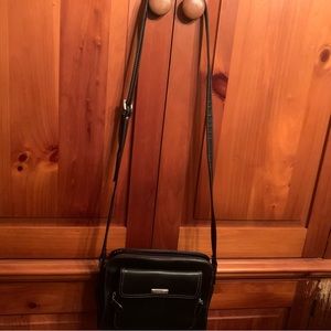 Black Liz Claiborne small shoulder purse